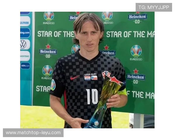 莫德里奇国家队参赛率超50%！克罗地亚3-3波兰，老将打满全场创纪录