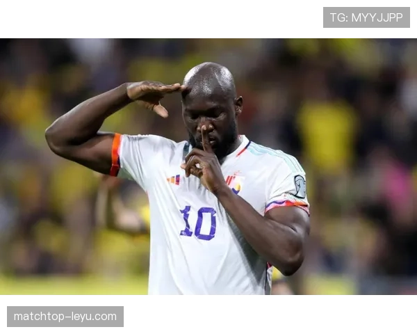 欧洲杯帽子戏法惊艳全场，球星闪耀助球队强势晋级