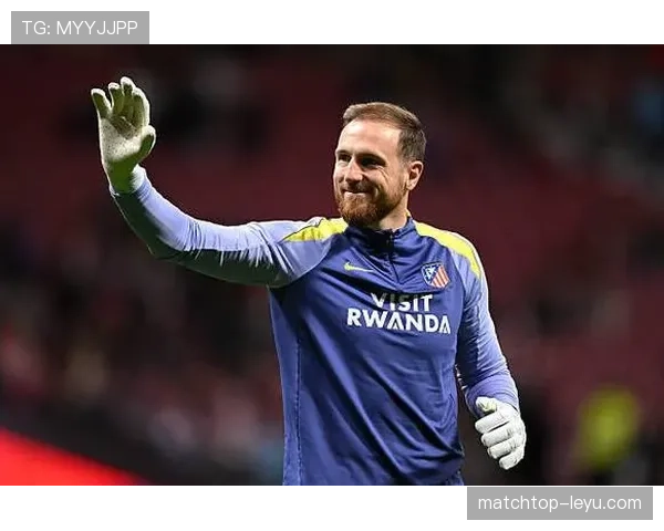 奥布拉克荣获FIFA最佳门将，展现实力助力球队持续提升表现